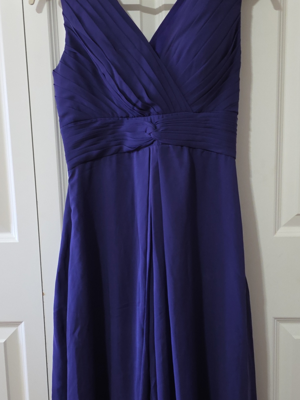 Elegant Deep Purple V-Neck Evening Dress